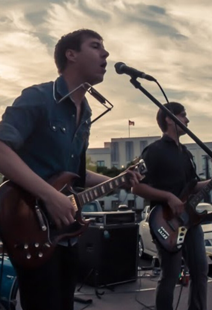 https://www.blur.com/media/pages/feed/20140724-ince-block-party-with-blur-and-the-famous-group/811170188d-1752858109/140723_blockparty_01-700x1024-crop.jpg