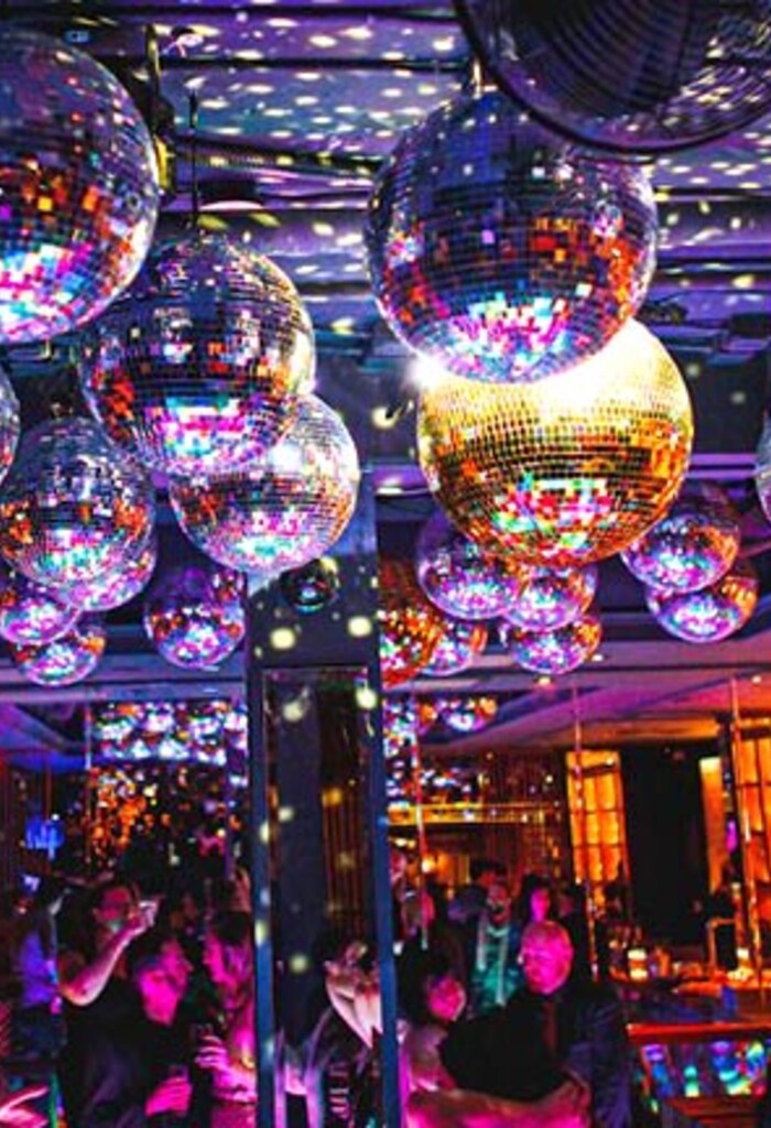https://www.blur.com/media/pages/feed/2019-holiday-party/930a549fb0-1752858109/holiday_party_2019_th-700x1024-crop.jpg